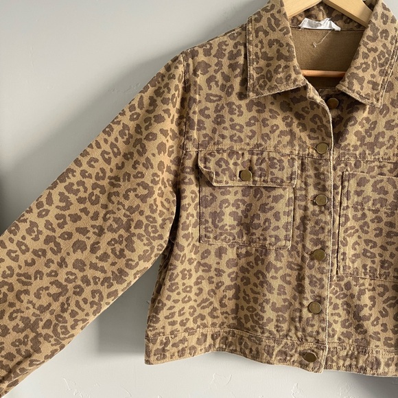 Hope Ave | Brown Animal Print Cropped Button Down Jacket. - Picture 3 of 8